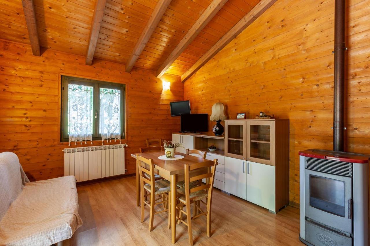 Villaggio Anemone - Chalet Mirtillo Capanne di Sillano Kültér fotó