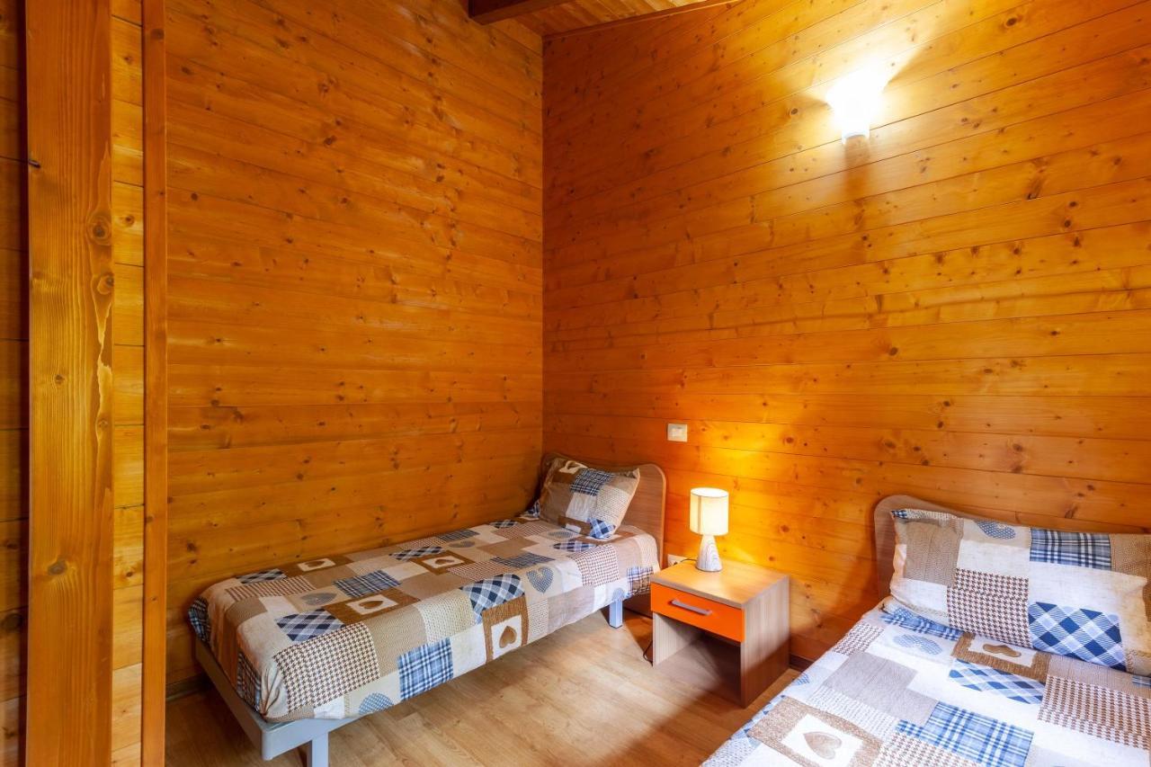 Villaggio Anemone - Chalet Mirtillo Capanne di Sillano Kültér fotó