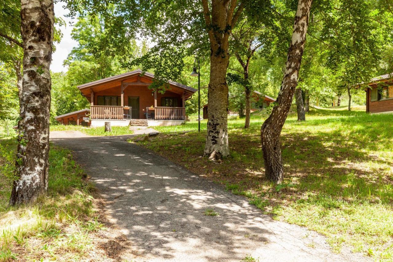 Villaggio Anemone - Chalet Mirtillo Capanne di Sillano Kültér fotó