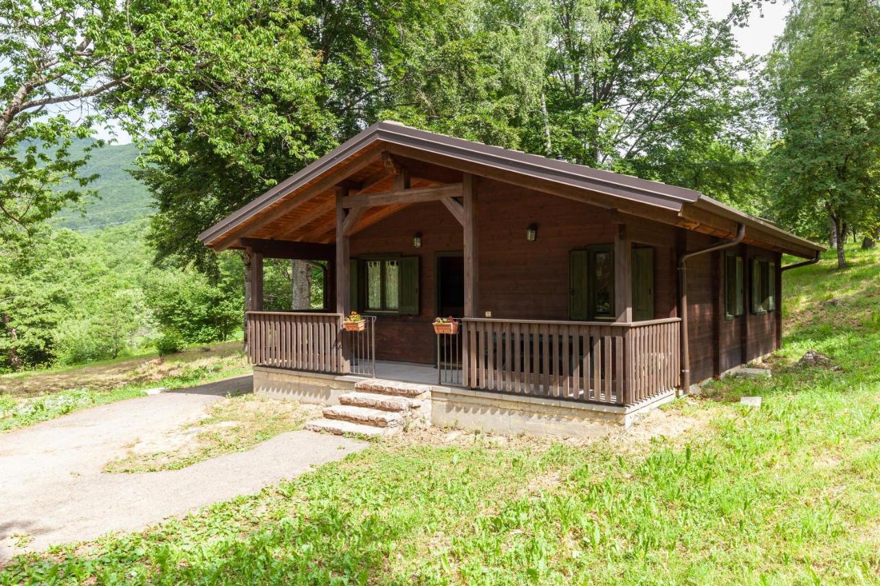 Villaggio Anemone - Chalet Mirtillo Capanne di Sillano Kültér fotó